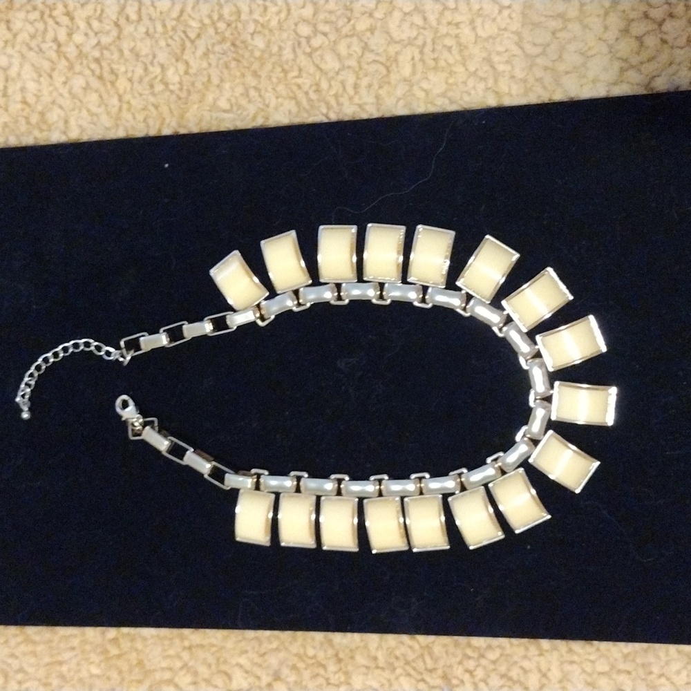 Chunky vintage custard yellow plastic & gold fringe adjustable necklace